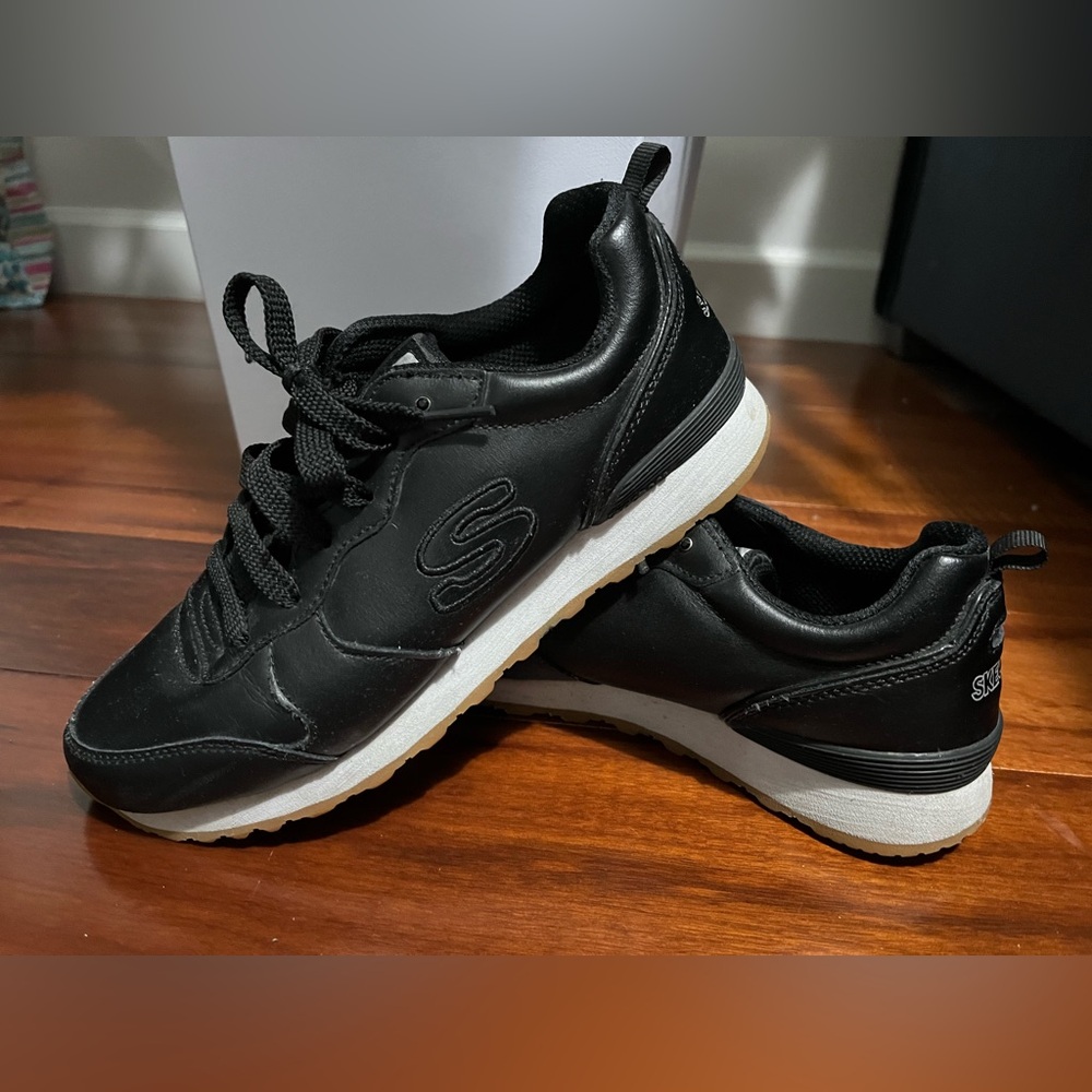 Skechers Air-Cooled Memory Foam Black Leather Shoes Sneakers Size 8